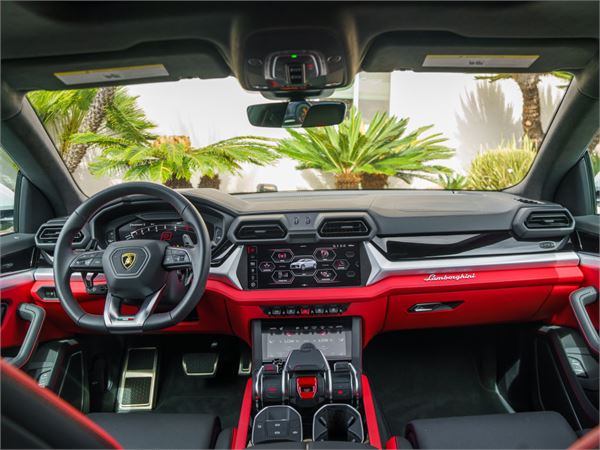 2025 Lamborghini Urus SE in Bianco Monocerus Metallic - interior photo 15