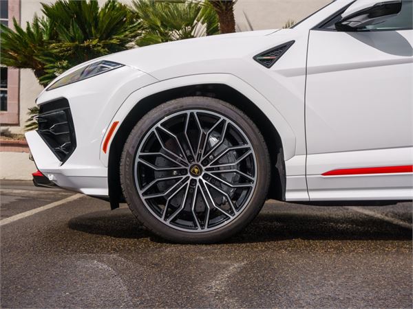 2025 Lamborghini Urus SE in Bianco Monocerus Metallic - exterior photo 7