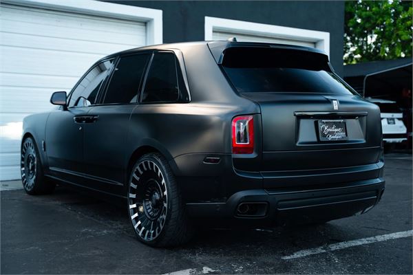 2024 Rolls-Royce Cullinan Black Badge in Black - exterior photo 6