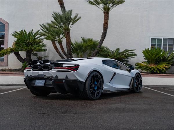 2025 Lamborghini Revuelto in Bianco Monocerus Metallic - exterior photo 5