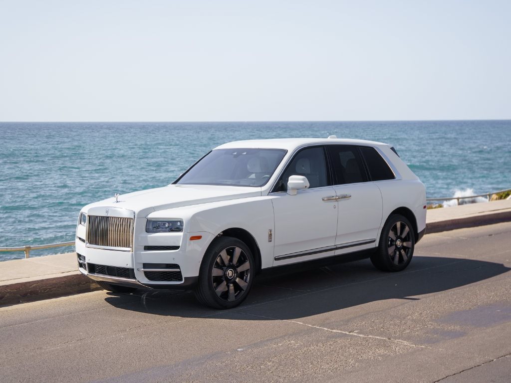 2022 Rolls-Royce Cullinan in Arctic White - exterior photo 1