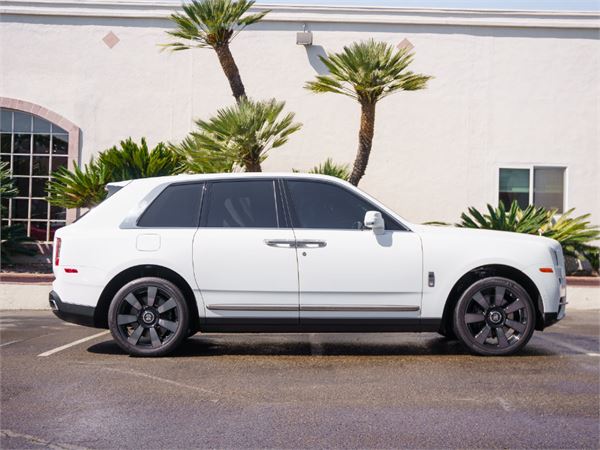 2022 Rolls-Royce Cullinan in Arctic White - exterior photo 12