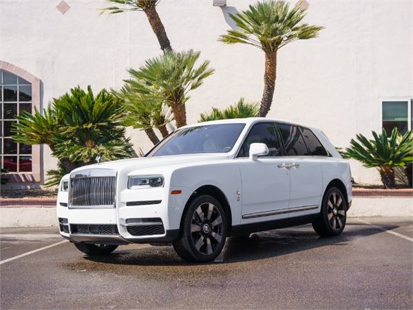 2022 Rolls-Royce Cullinan in Arctic White - exterior photo 15