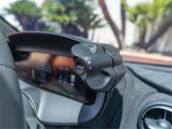 2025 McLaren 750S in Mclaren Orange - interior photo 23