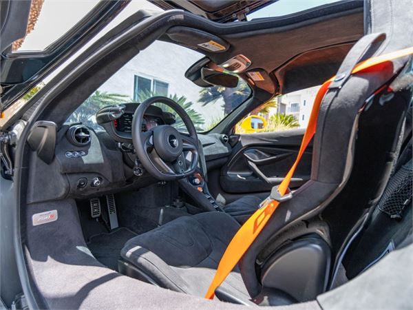 2025 McLaren 750S in Mclaren Orange - interior photo 15
