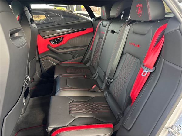 2024 Lamborghini Urus  S in Silver - interior photo 6