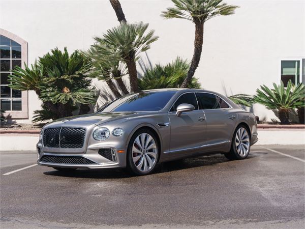 2026 Bentley Flying Spur V8 in Pale Brodgar - exterior photo 10