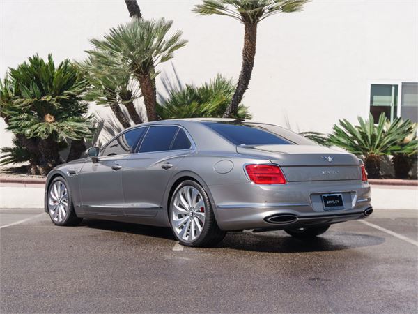 2026 Bentley Flying Spur V8 in Pale Brodgar - exterior photo 13