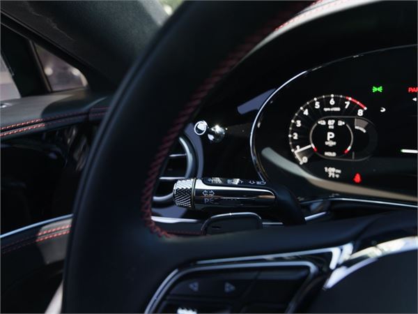 2026 Bentley Flying Spur V8 in Pale Brodgar - interior photo 19