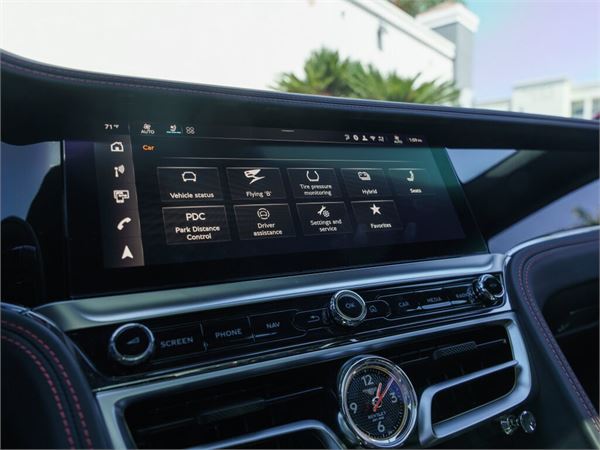 2026 Bentley Flying Spur V8 in Pale Brodgar - interior photo 17