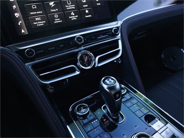 2026 Bentley Flying Spur V8 in Pale Brodgar - interior photo 18