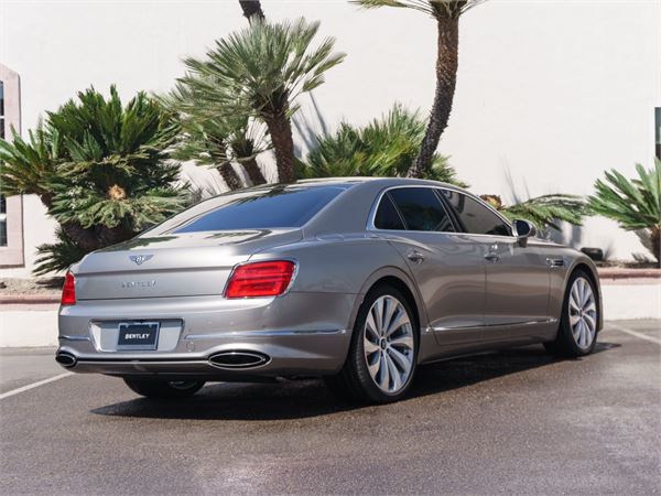 2026 Bentley Flying Spur V8 in Pale Brodgar - exterior photo 3