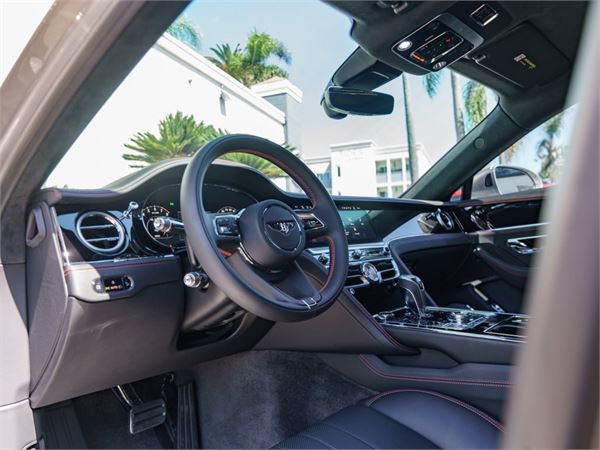 2026 Bentley Flying Spur V8 in Pale Brodgar - interior photo 21