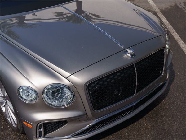 2026 Bentley Flying Spur V8 in Pale Brodgar - exterior photo 8