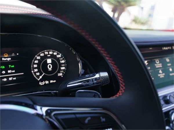 2026 Bentley Flying Spur V8 in Pale Brodgar - interior photo 20