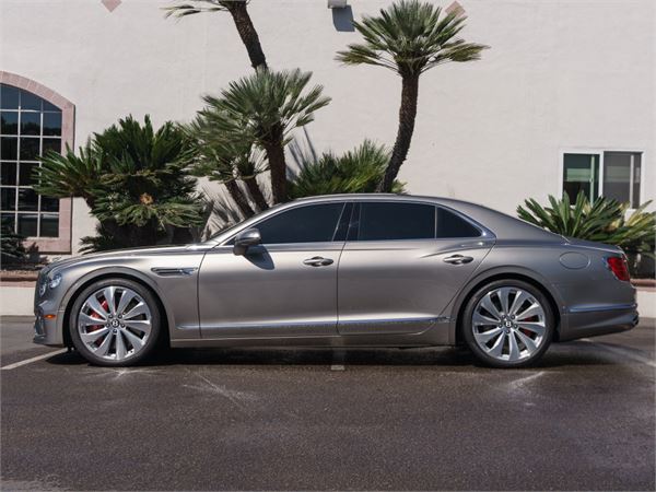 2026 Bentley Flying Spur V8 in Pale Brodgar - exterior photo 11