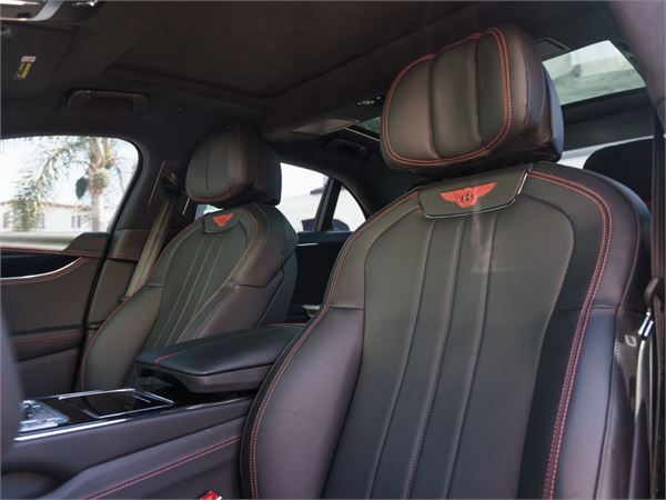2026 Bentley Flying Spur V8 in Pale Brodgar - interior photo 23