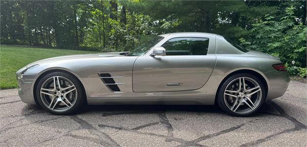 2012 Mercedes-Benz SLS AMG in Iridium Silver Metallic - exterior photo 20