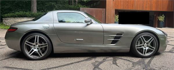 2012 Mercedes-Benz SLS AMG in Iridium Silver Metallic - exterior photo 3