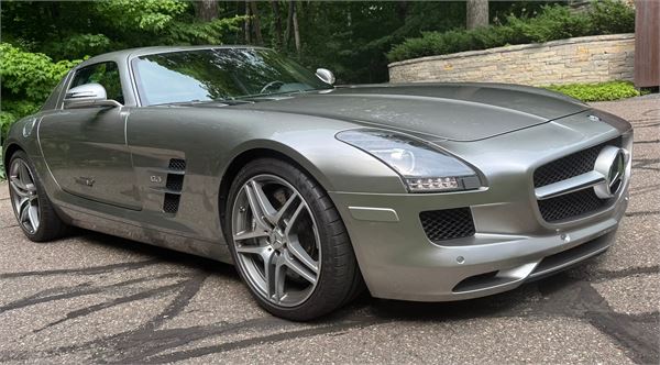 2012 Mercedes-Benz SLS AMG in Iridium Silver Metallic - exterior photo 19