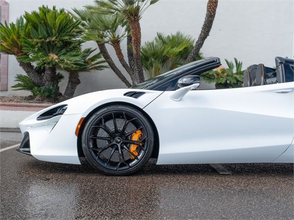 2025 McLaren Artura in Silica White - exterior photo 9