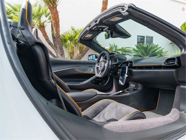 2025 McLaren Artura in Silica White - interior photo 19