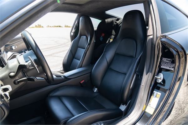 2015 Porsche 911 Turbo in Black - interior photo 15