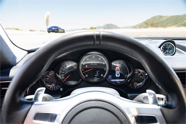 2015 Porsche 911 Turbo in Black - interior photo 14
