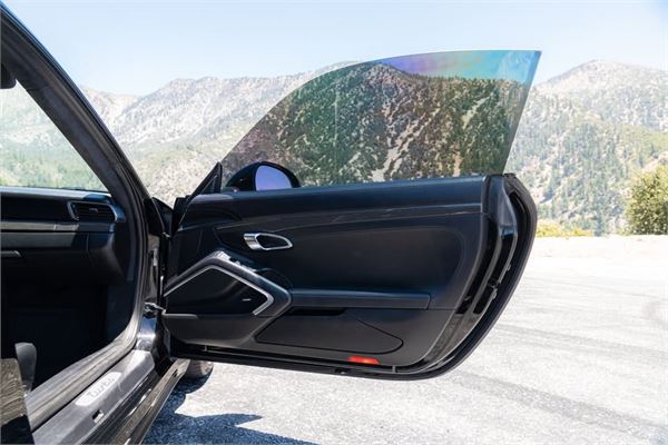 2015 Porsche 911 Turbo in Black - interior photo 16