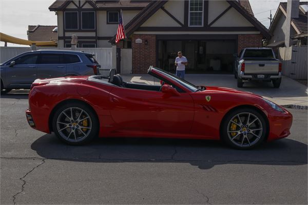 2014 Ferrari California in Rosso Corsa - exterior photo 3
