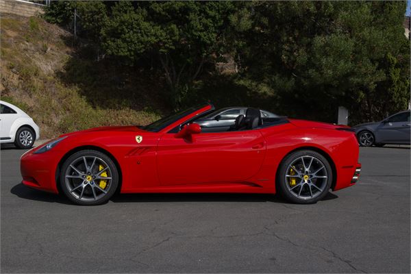 2014 Ferrari California in Rosso Corsa - exterior photo 4
