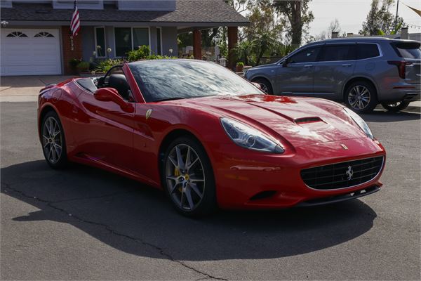 2014 Ferrari California in Rosso Corsa - exterior photo 9