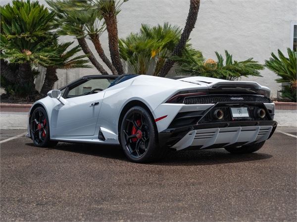 2024 Lamborghini Huracan EVO in Bianco Icarus Metallic - exterior photo 6