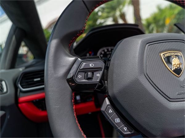 2024 Lamborghini Huracan EVO in Bianco Icarus Metallic - interior photo 19