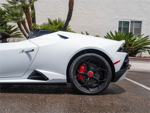 2024 Lamborghini Huracan EVO in Bianco Icarus Metallic - exterior photo 9