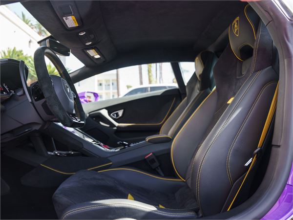 2023 Lamborghini Huracan EVO in Viola Pasifae Metallic - interior photo 16