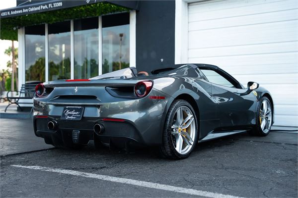 2016 Ferrari 488 Spider in Grigio Silverstone - exterior photo 4