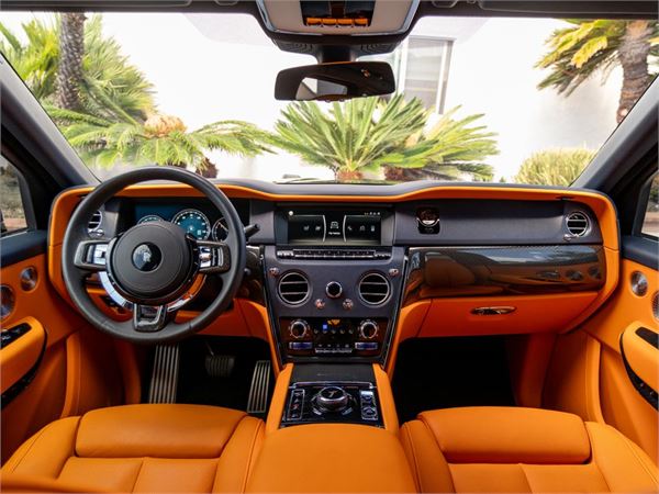 2023 Rolls-Royce Cullinan Black Badge in Midnight Sapphire - interior photo 17