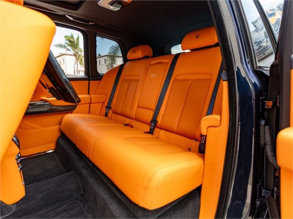 2023 Rolls-Royce Cullinan Black Badge in Midnight Sapphire - interior photo 19