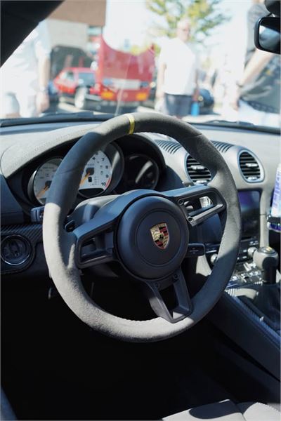 2023 Porsche 718 Cayman GT4 RS in Gentian Blue Metallic - interior photo 14