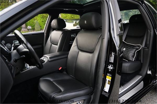 2015 Rolls-Royce Ghost in Diamond Black - interior photo 9