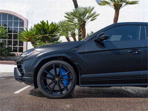 2024 Lamborghini Urus S in Nero Noctis Metallic - exterior photo 11