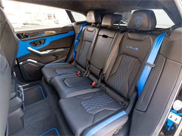2024 Lamborghini Urus S in Nero Noctis Metallic - exterior photo 7
