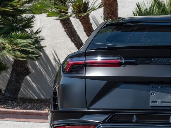 2024 Lamborghini Urus S in Nero Noctis Metallic - exterior photo 18