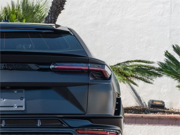 2024 Lamborghini Urus S in Nero Noctis Metallic - exterior photo 19