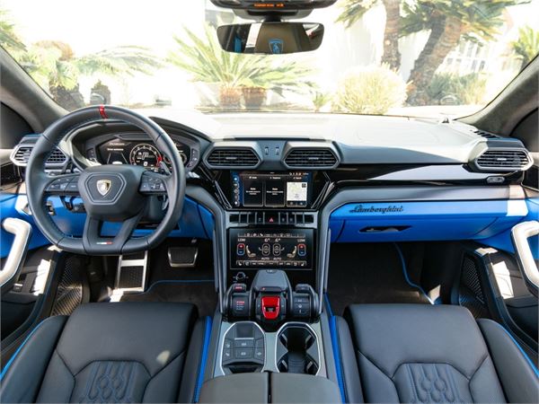 2024 Lamborghini Urus S in Nero Noctis Metallic - interior photo 20