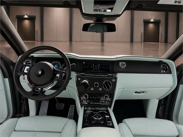 2023 Rolls-Royce Cullinan in Selby Grey - interior photo 8