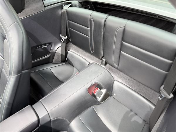 2021 Porsche 911 Targa 4S in Chalk - interior photo 24