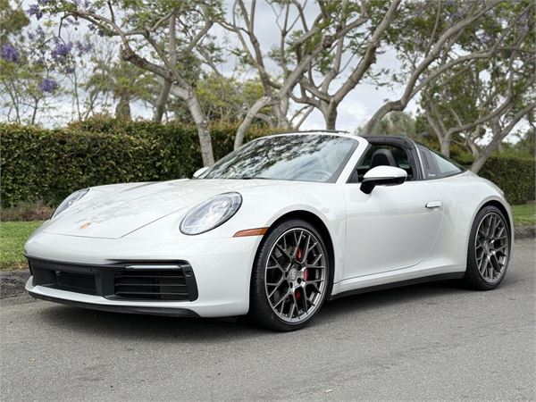 2021 Porsche 911 Targa 4S in Chalk - exterior photo 1