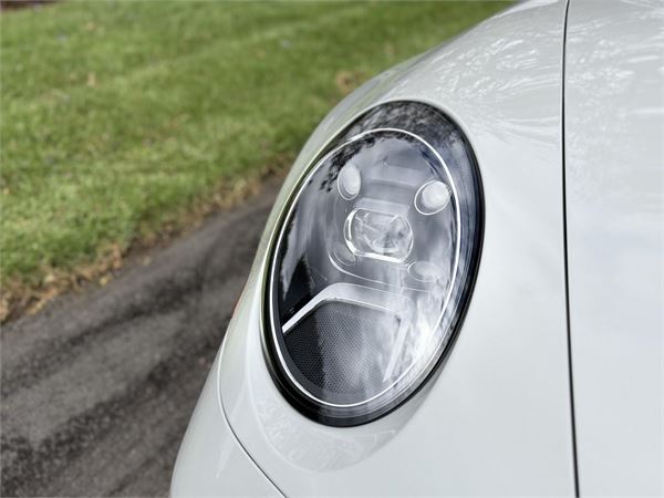 2021 Porsche 911 Targa 4S in Chalk - exterior photo 13